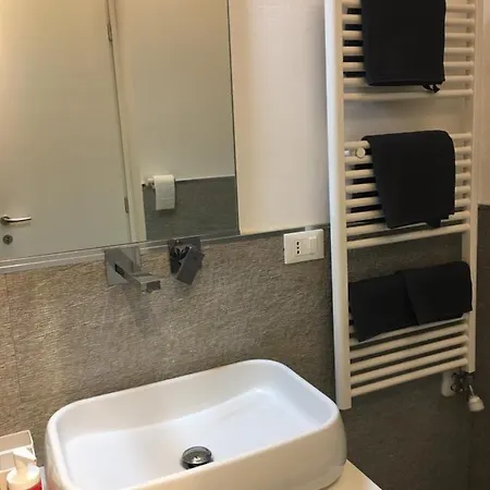 Love In Apartment *